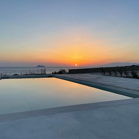 Komos Beach Estate Каламаки Екстериор снимка