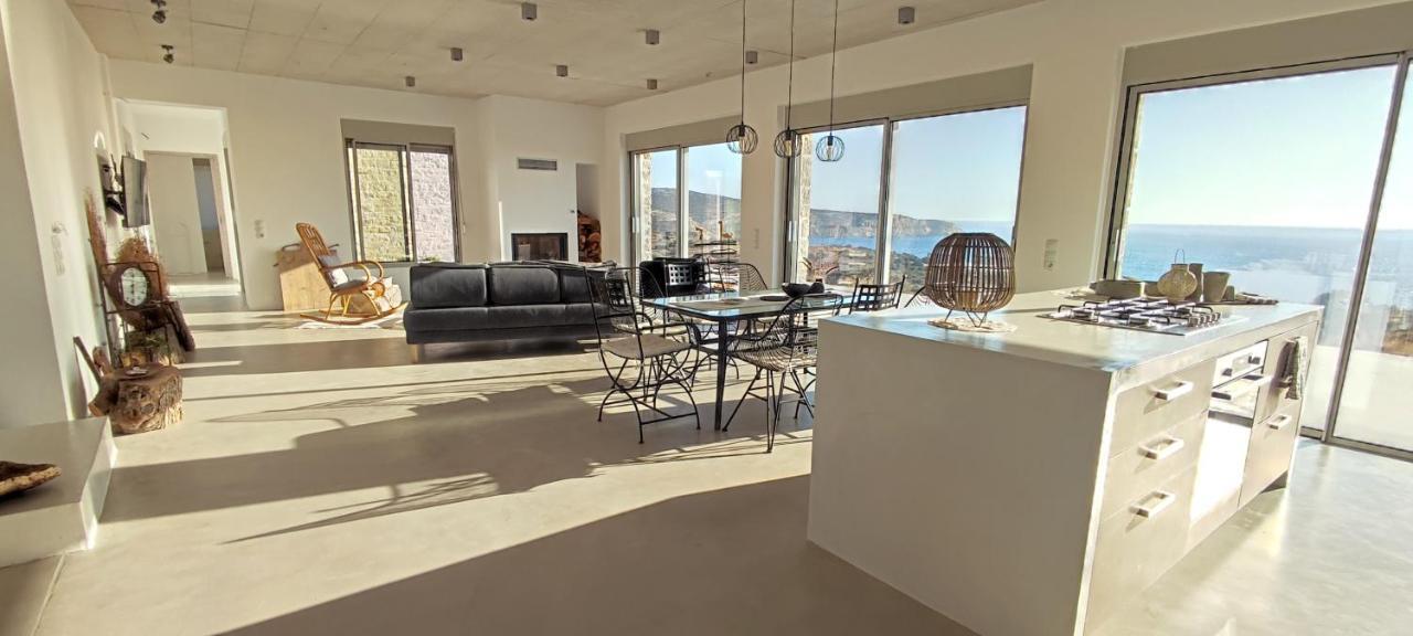 Komos Beach Estate Каламаки Екстериор снимка