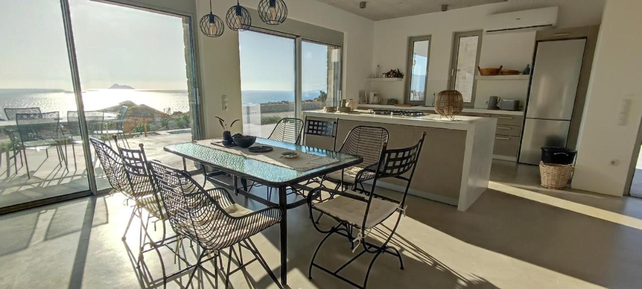 Komos Beach Estate Каламаки Екстериор снимка