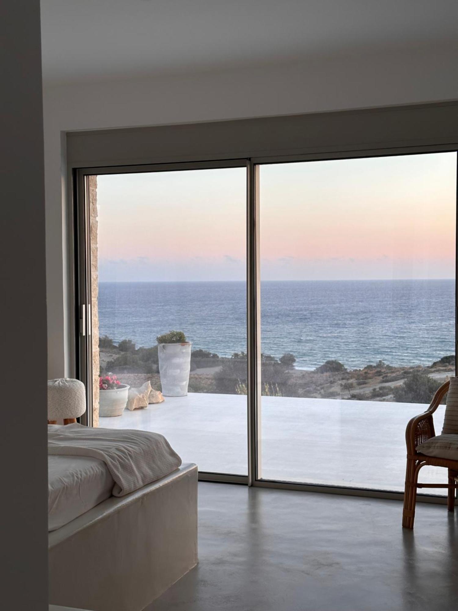 Komos Beach Estate Каламаки Екстериор снимка