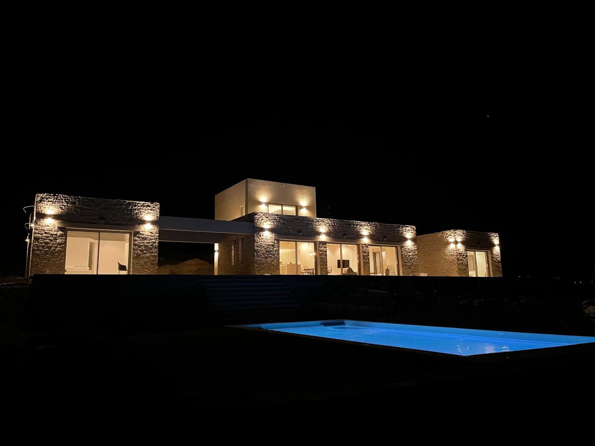 Komos Beach Estate Каламаки Екстериор снимка